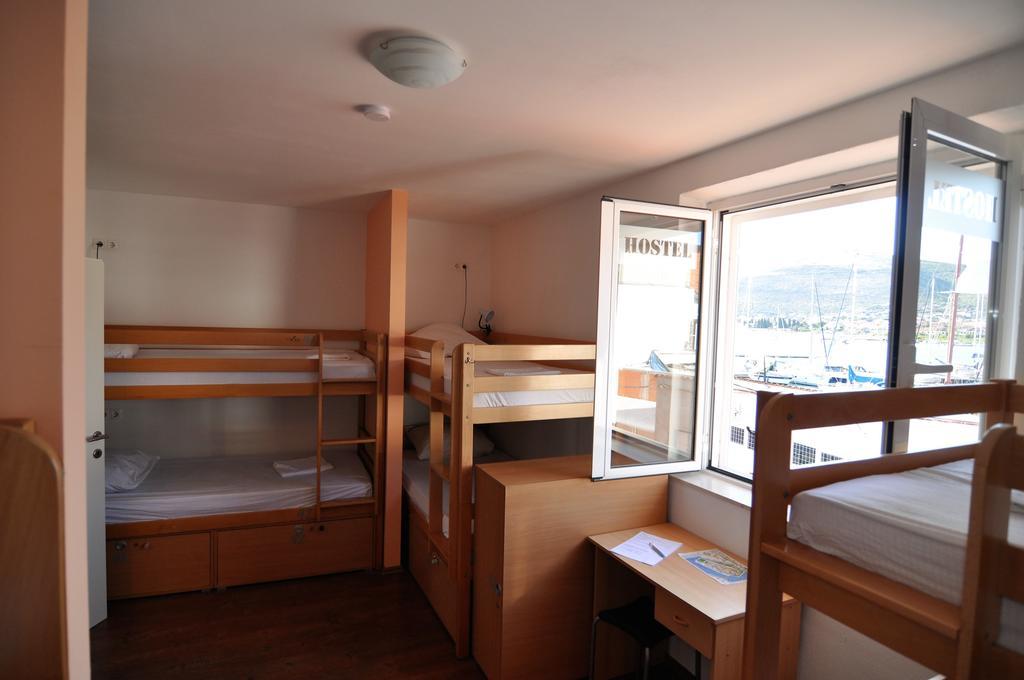 Hostel Marina Trogir Eksteriør billede