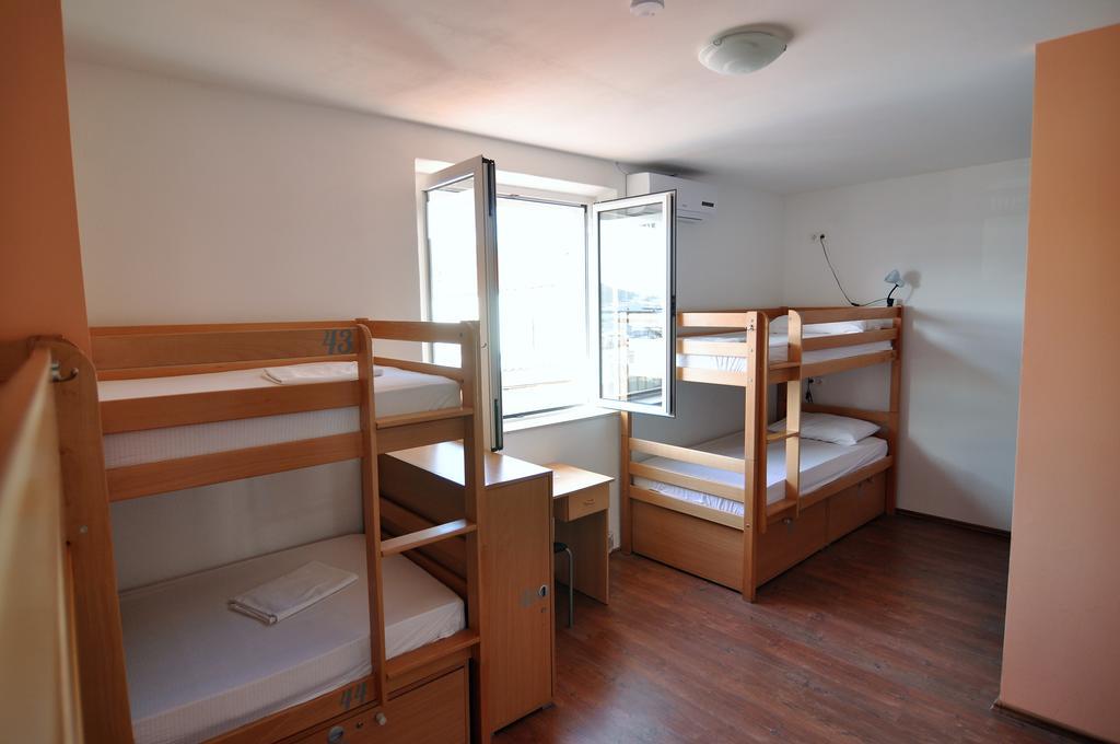 Hostel Marina Trogir Eksteriør billede